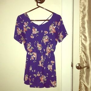 Women’s Sienna Sky floral romper size small